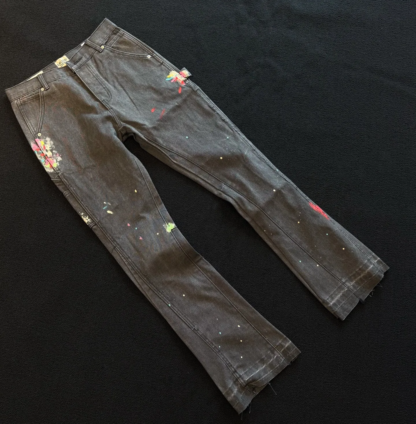 New P250 model number: D381 GALLERY DEPT classic simple washed gray spliced bootcut jeans SIZE#28 30 32 34 36 Size reference #28 waist 71 hips 96 pants length 101 30 waist 76 hips 101 pants length 103 32 waist 81 hips 106 pants length 105 34腰围86臀围111裤长107 36腰围91臀围116裤长109